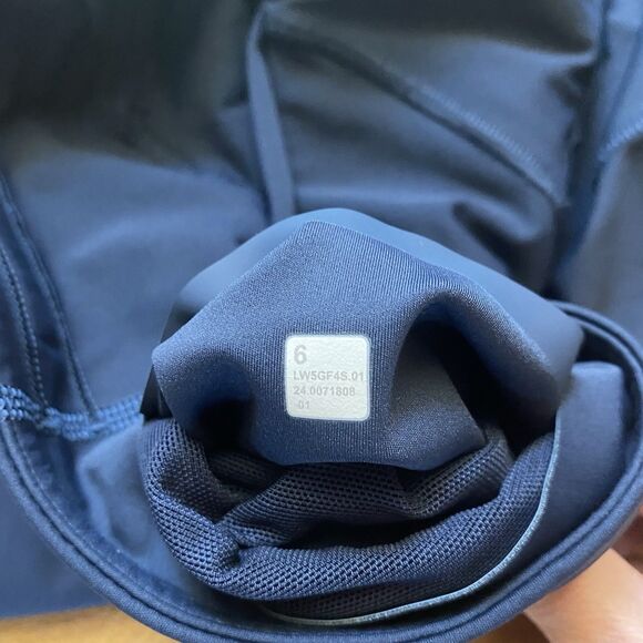 Lululemon 6 Navy Blue Base Pace High-Rise NULU Cropped Tight Yoga Run Athleisure - Picture 13 of 16